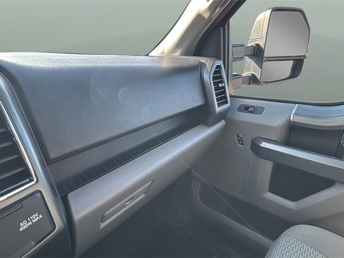 Used 2019 Ford F150 XLT w/ Equipment Group 302A Luxury image 19