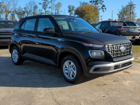 New 2026 Hyundai Venue SE image 3