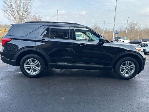 Used 2023 Ford Explorer XLT w/ Equipment Group 202A image 9