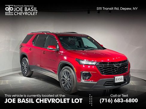 Used 2023 Chevrolet Traverse RS w/ LPO, Floor Liner Package image 1