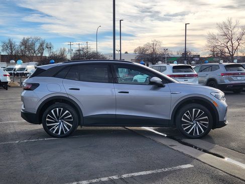 Used 2024 Volkswagen ID.4 Pro image 7