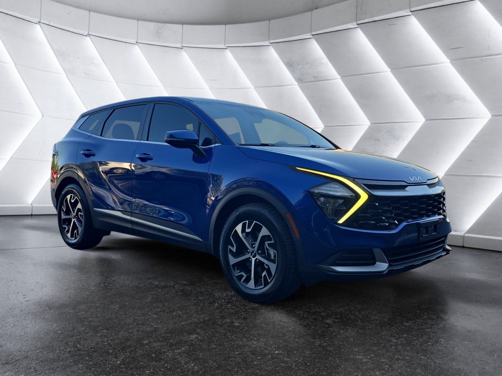 Used 2023 Kia Sportage EX FWD image 7