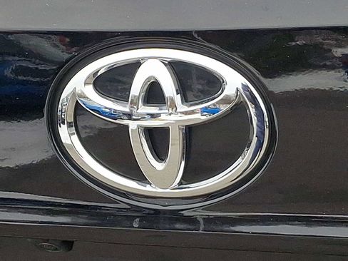 Certified 2024 Toyota Highlander XLE image 35