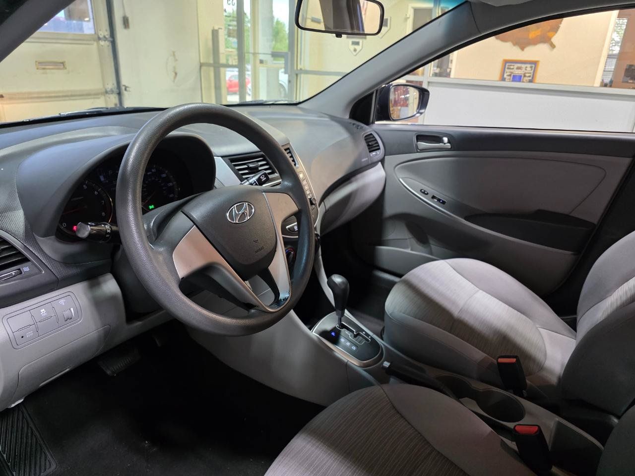 Used 2017 Hyundai Accent SE FWD image 16