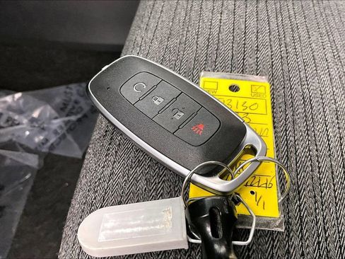 Used 2023 Nissan Rogue SV image 11