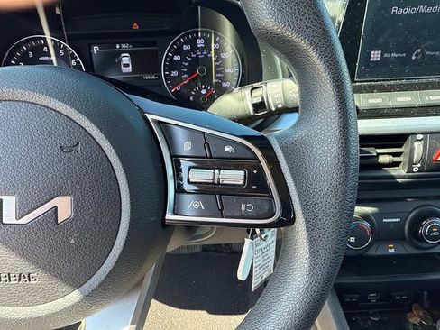 Used 2023 Kia Forte LX image 30