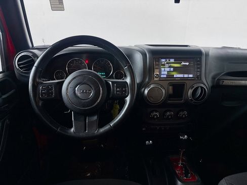 Used 2017 Jeep Wrangler Unlimited Sport w/ Mopar Black Appearance Group AWD/4WD image 20
