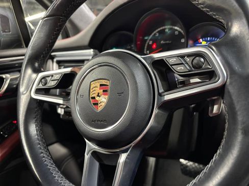 Used 2017 Porsche Macan Turbo image 12