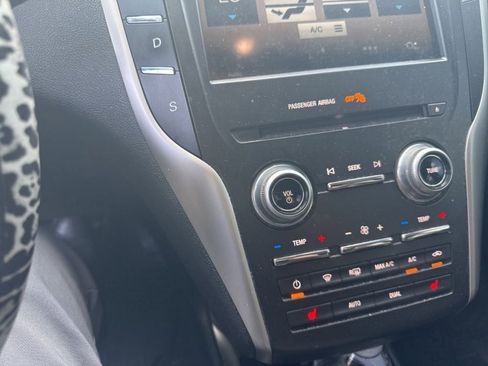 Used 2017 Lincoln MKC Premiere image 16