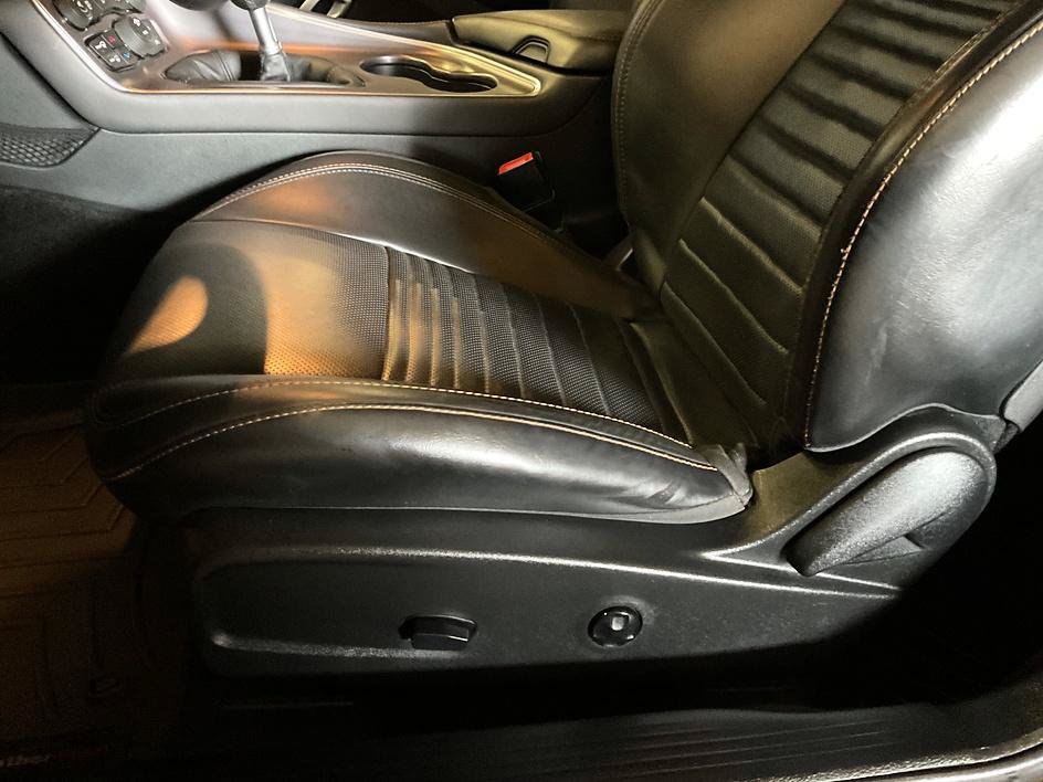 Used 2015 Dodge Challenger R/T Scat Pack RWD image 17