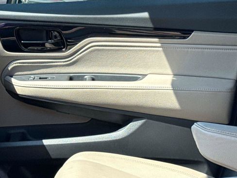Certified 2024 Honda Odyssey Touring image 24