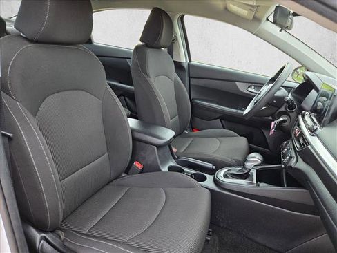 Used 2021 Kia Forte LXS image 17