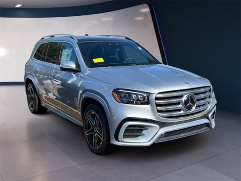 New 2025 Mercedes-Benz GLS 450 4MATIC image 4