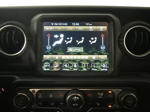 Used 2022 Jeep Wrangler Unlimited Sahara w/ Cold Weather Group AWD/4WD image 27