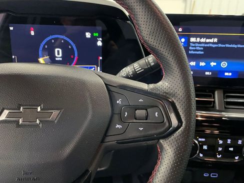 Used 2024 Chevrolet Trax RS image 34