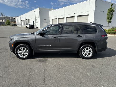 Used 2024 Jeep Grand Cherokee L Limited w/ MOPAR Finishing Package AWD/4WD image 7