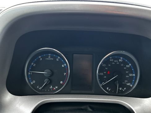 Used 2018 Toyota RAV4 Platinum image 16