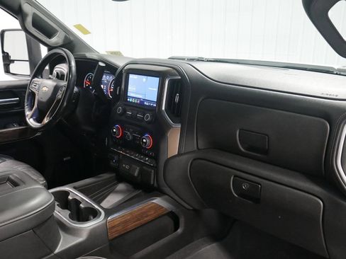 Used 2022 Chevrolet Silverado 2500 High Country image 14