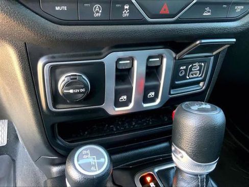 Certified 2026 Jeep Wrangler Sport AWD/4WD image 27