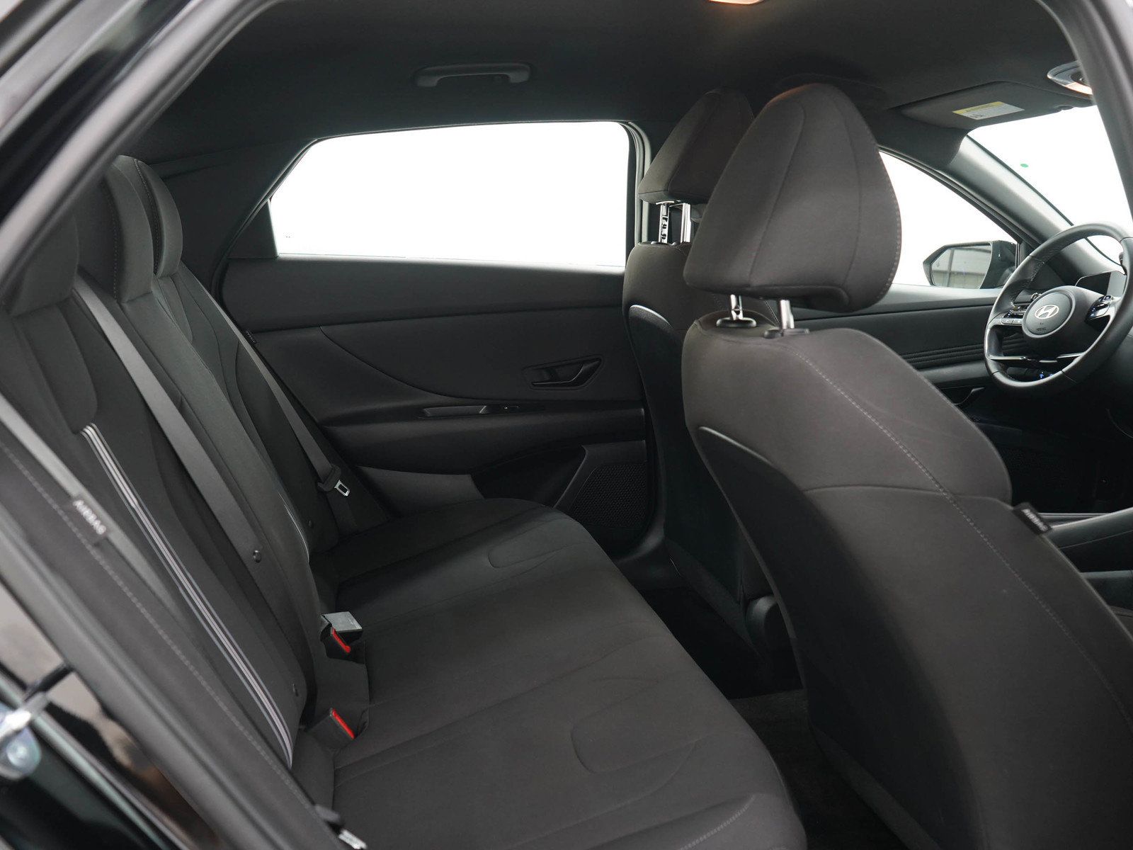 Certified 2026 Hyundai Elantra SEL FWD image 11