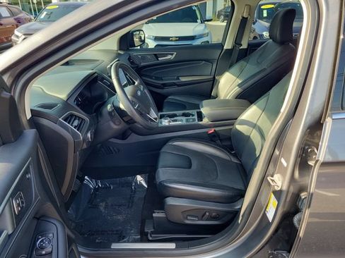 Used 2022 Ford Edge Titanium w/ Equipment Group 301A AWD/4WD image 18