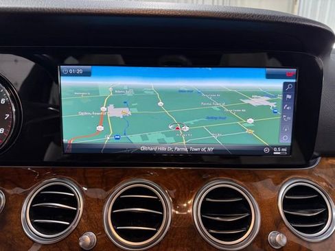 Used 2018 Mercedes-Benz E 300 4MATIC image 15