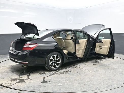 Used 2017 Honda Accord EX-L image 40