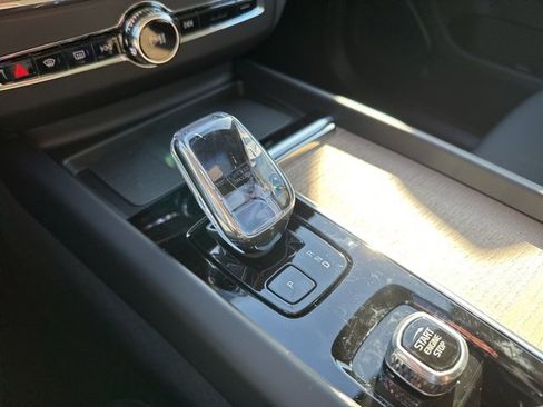 New 2026 Volvo XC60 B5 Plus w/ Climate Package image 14