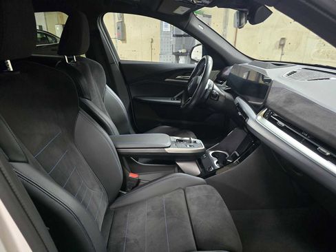 Used 2025 BMW X2 xDrive28i w/ Technology Package image 9