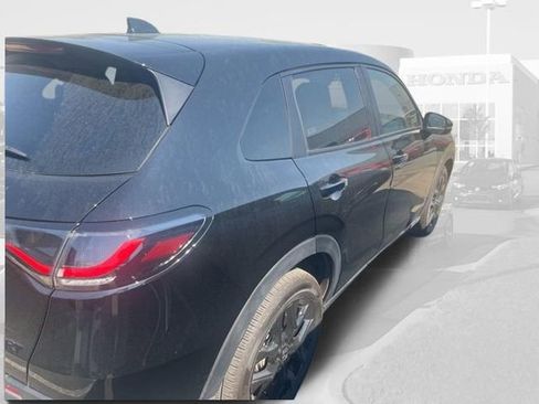 Certified 2025 Honda HR-V Sport image 6
