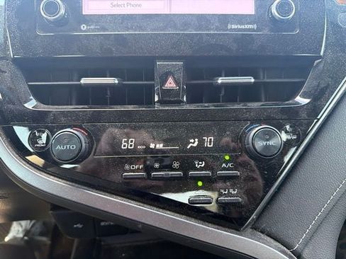Certified 2022 Toyota Camry SE FWD image 12