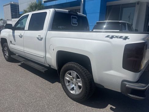 Used 2018 Chevrolet Silverado 1500 LT w/ LT Convenience Package image 4