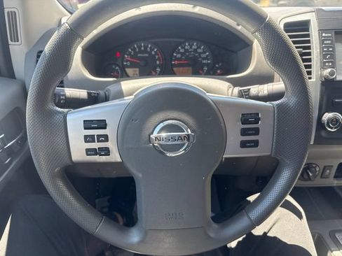 Used 2019 Nissan Frontier SV AWD/4WD image 12
