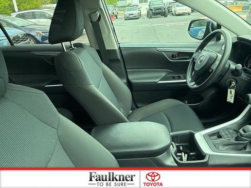 Used 2025 Toyota RAV4 LE AWD/4WD image 19