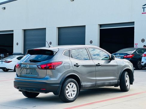 Used 2019 Nissan Rogue Sport S FWD image 11