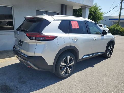 Certified 2023 Nissan Rogue SL w/ SL Premium Package FWD image 8