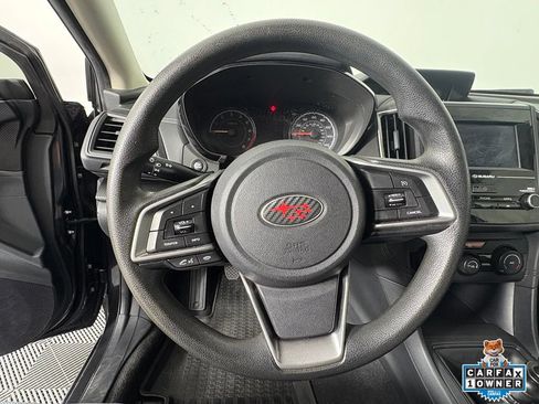 Used 2019 Subaru Crosstrek 2.0i AWD/4WD image 2