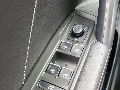 Used 2024 Volkswagen Tiguan SE R-Line image 37