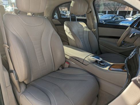 Used 2017 Mercedes-Benz S 550 4MATIC Sedan image 33