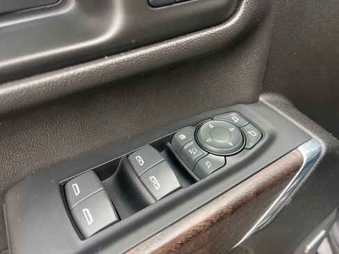 Used 2023 GMC Sierra 3500 Denali w/ Denali Black Diamond Edition image 16