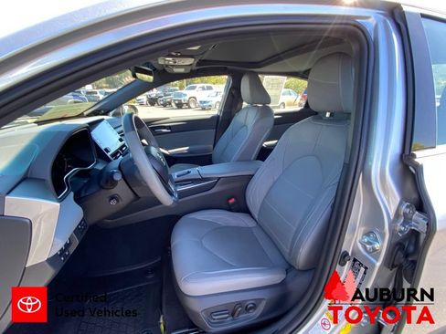 Certified 2019 Toyota Avalon Limited w/ Advanced Safety Package FWD image 32