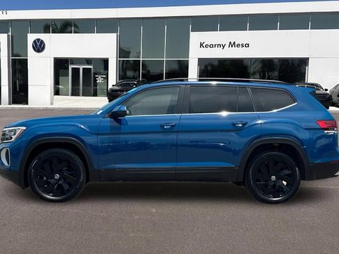 Used 2025 Volkswagen Atlas SE w/ Panoramic Sunroof Package FWD image 7
