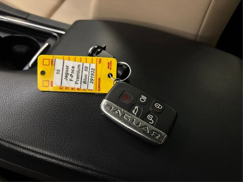 Used 2018 Jaguar F-PACE Premium image 41