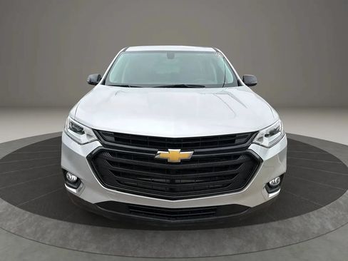 Used 2019 Chevrolet Traverse LS FWD image 2