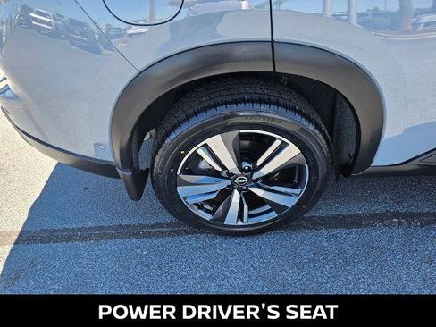 Certified 2025 Nissan Rogue SL AWD/4WD image 10