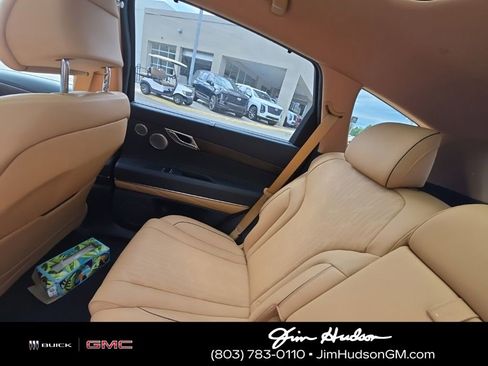 Used 2022 Genesis GV80 2.5T w/ Prestige Package 04 AWD/4WD image 10