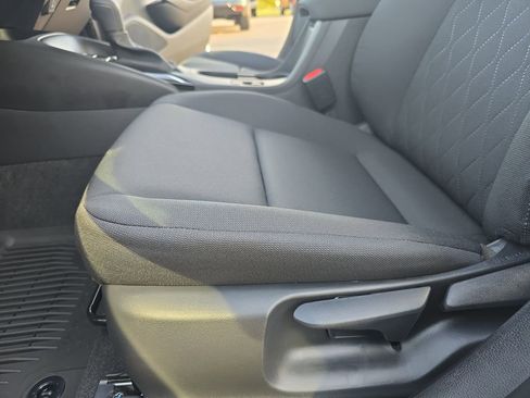 Used 2025 Toyota Corolla LE image 29