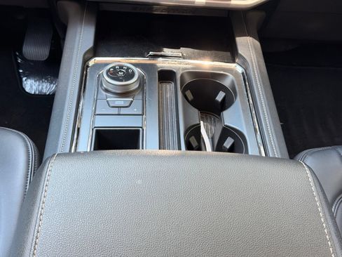 Used 2024 Ford Expedition XLT RWD image 22
