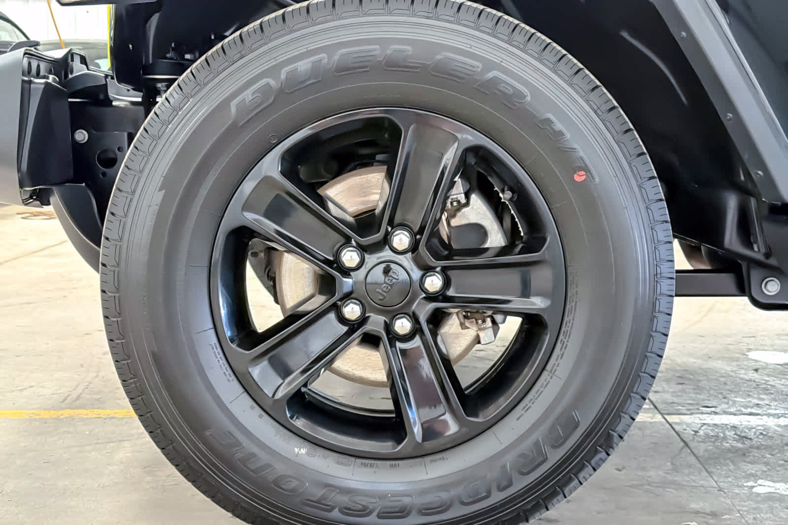Used 2018 Jeep Wrangler Unlimited Sahara AWD/4WD image 27