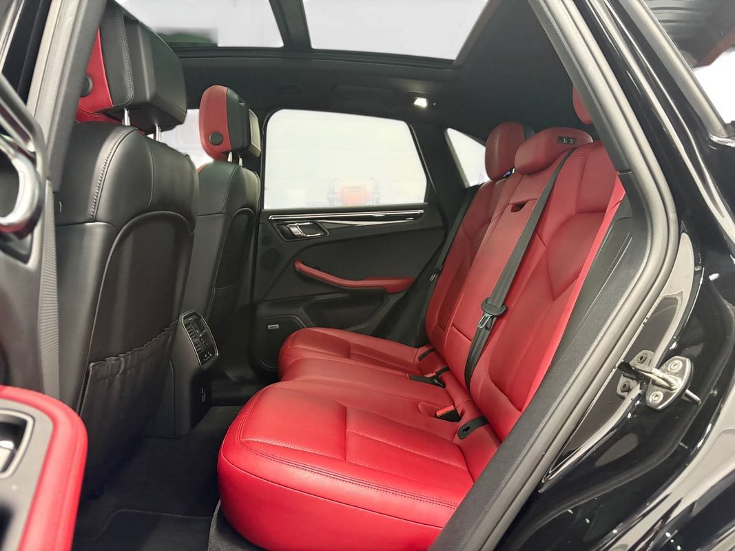 Used 2020 Porsche Macan AWD/4WD image 11